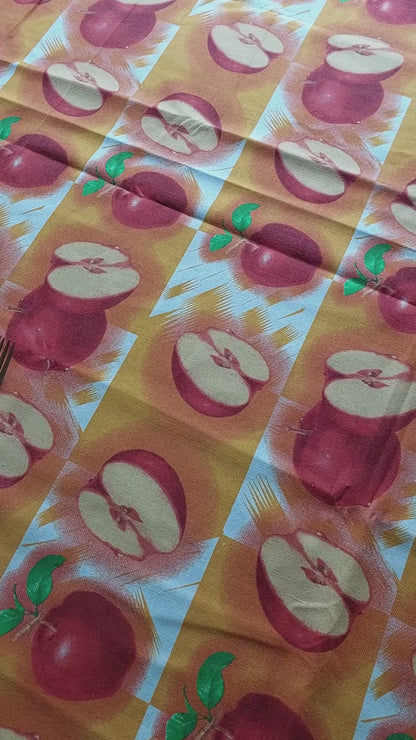 Orchard red Table Cover