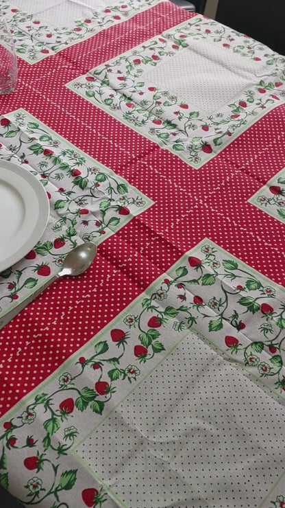 Polka Berry Table Cover